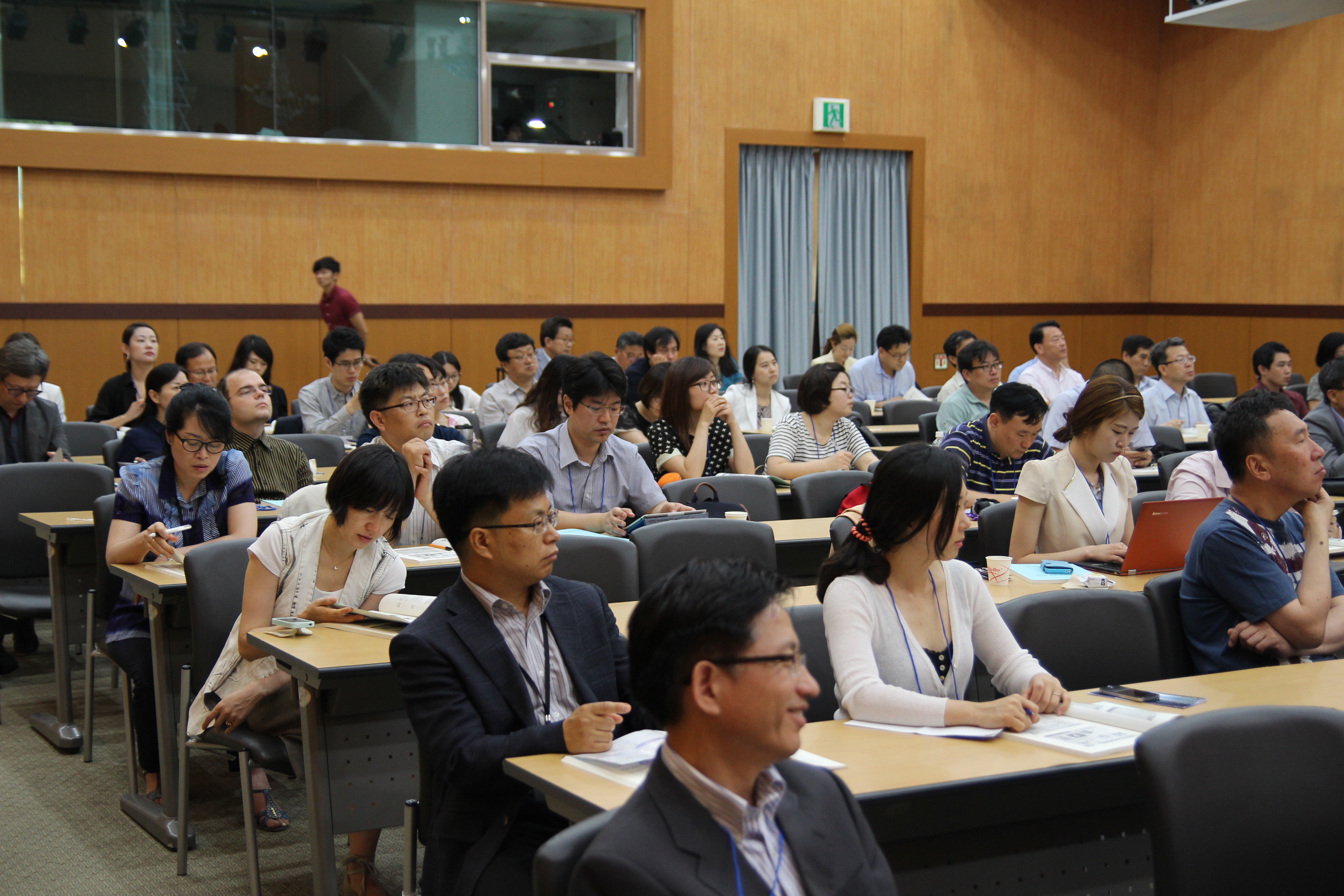 학회 활동 사진 3